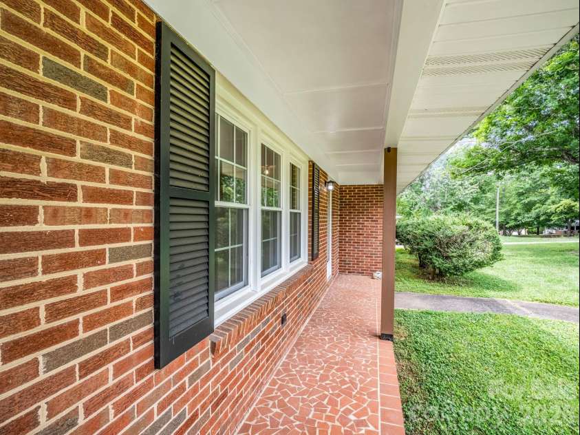 2917 Poplar Circle, Shelby, NC 28152.  MLS# CAR4391311, YatesRealty ID 30262. 