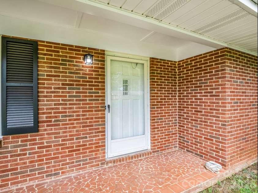 2917 Poplar Circle, Shelby, NC 28152.  MLS# CAR4391311, YatesRealty ID 30262. 