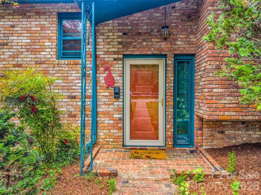 122 Sweetbriar Lane, Etowah, NC 28729.  MLS# CAR4372577, YatesRealty ID 30263. 