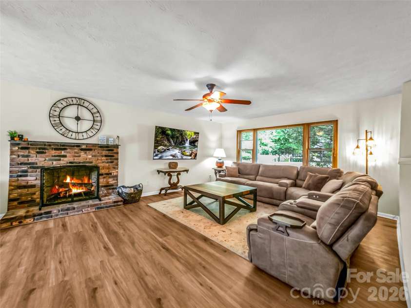 122 Sweetbriar Lane, Etowah, NC 28729.  MLS# CAR4372577, YatesRealty ID 30263. 