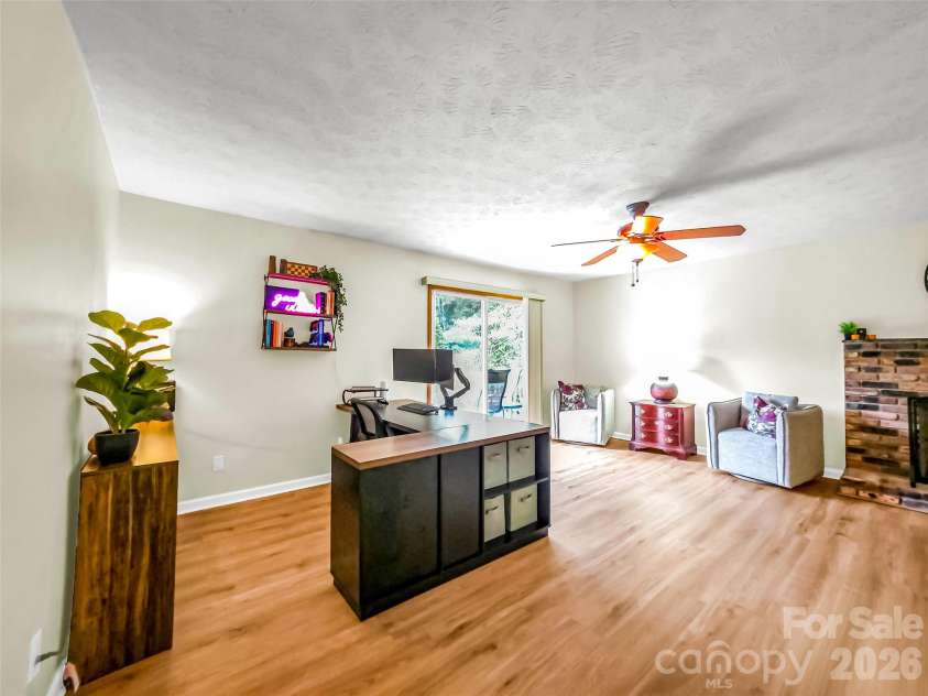 122 Sweetbriar Lane, Etowah, NC 28729.  MLS# CAR4372577, YatesRealty ID 30263. 