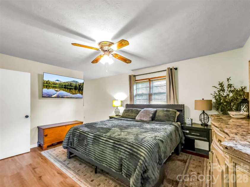 122 Sweetbriar Lane, Etowah, NC 28729.  MLS# CAR4372577, YatesRealty ID 30263. 