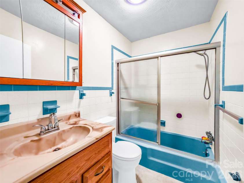 122 Sweetbriar Lane, Etowah, NC 28729.  MLS# CAR4372577, YatesRealty ID 30263. 