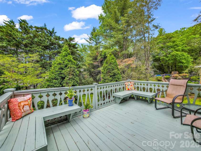 122 Sweetbriar Lane, Etowah, NC 28729.  MLS# CAR4372577, YatesRealty ID 30263. 