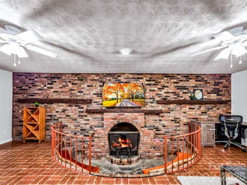 122 Sweetbriar Lane, Etowah, NC 28729.  MLS# CAR4372577, YatesRealty ID 30263. 