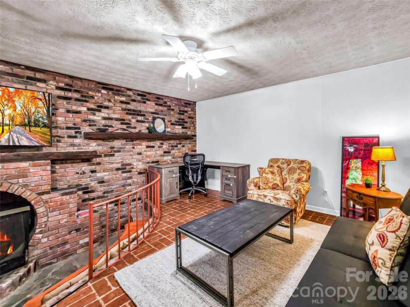 122 Sweetbriar Lane, Etowah, NC 28729.  MLS# CAR4372577, YatesRealty ID 30263. 