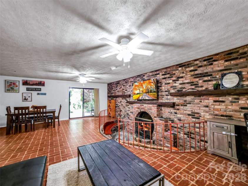 122 Sweetbriar Lane, Etowah, NC 28729.  MLS# CAR4372577, YatesRealty ID 30263. 