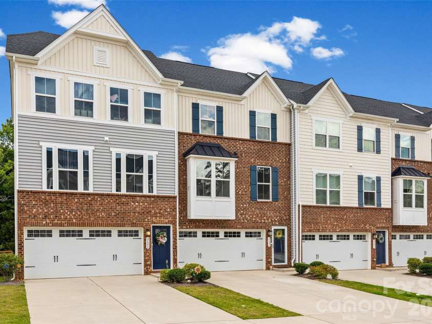 2605 Grantham Place Drive, Fort Mill, SC 29715.  MLS# CAR4382900, YatesRealty ID 30265. 