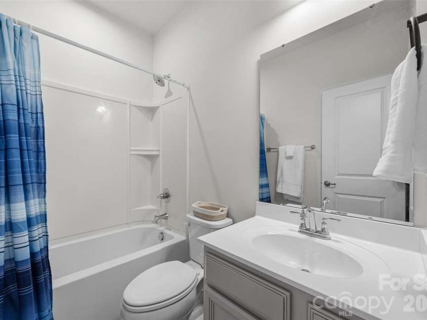 2605 Grantham Place Drive, Fort Mill, SC 29715.  MLS# CAR4382900, YatesRealty ID 30265. Bath