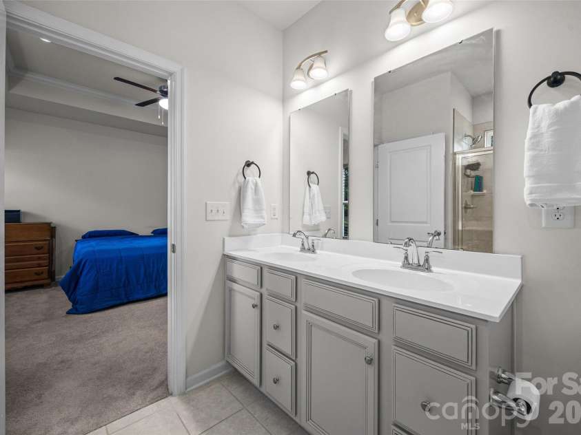 2605 Grantham Place Drive, Fort Mill, SC 29715.  MLS# CAR4382900, YatesRealty ID 30265. Primary bathroom