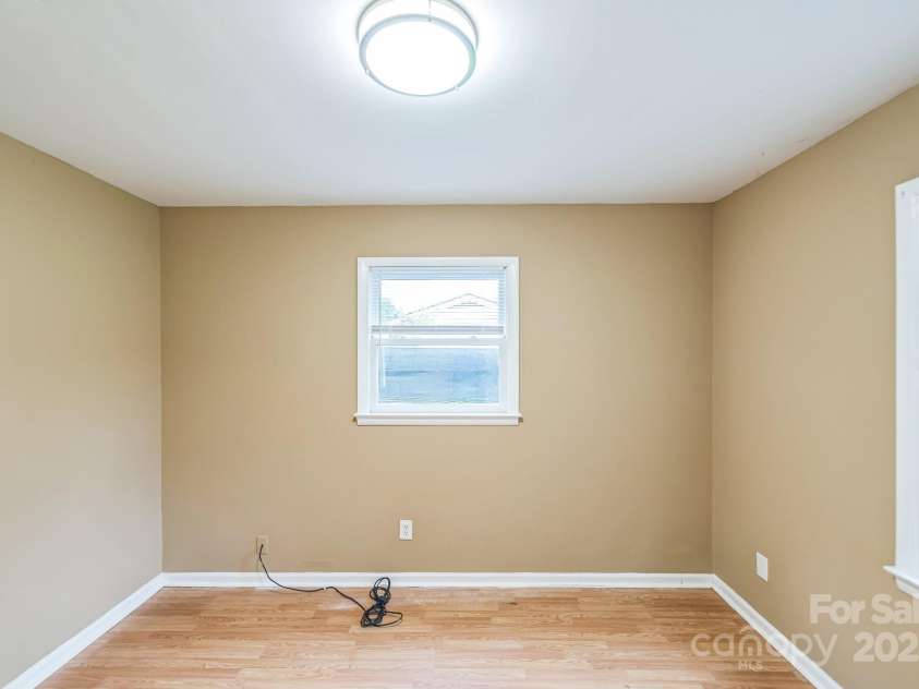 510 Craig Street, Greensboro, NC 27406.  MLS# CAR4288449, YatesRealty ID 30265. 