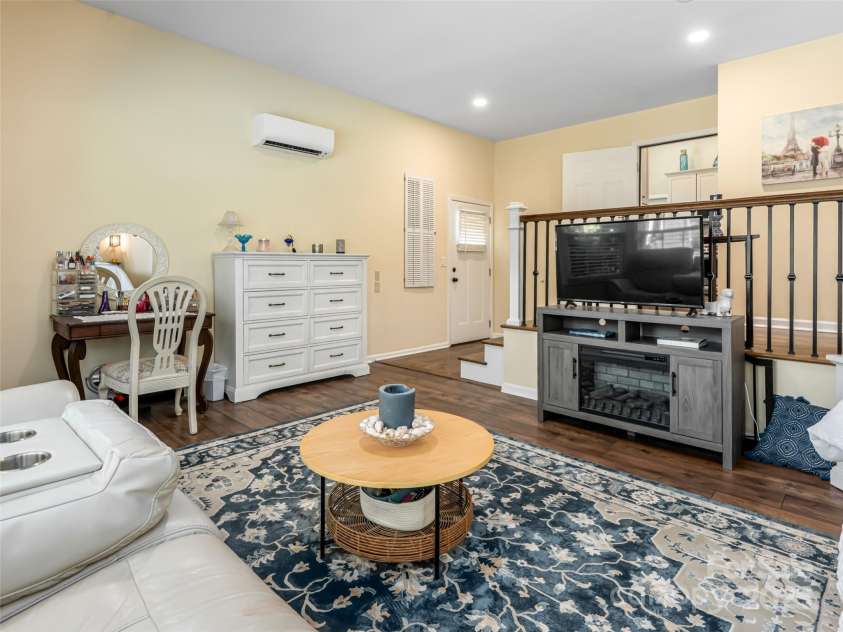 206 Pinner Road, Arden, NC 28704.  MLS# CAR4276364, YatesRealty ID 30266. Bonus room, located just off of the kitchen...making it easy to grab that midnight snack!
