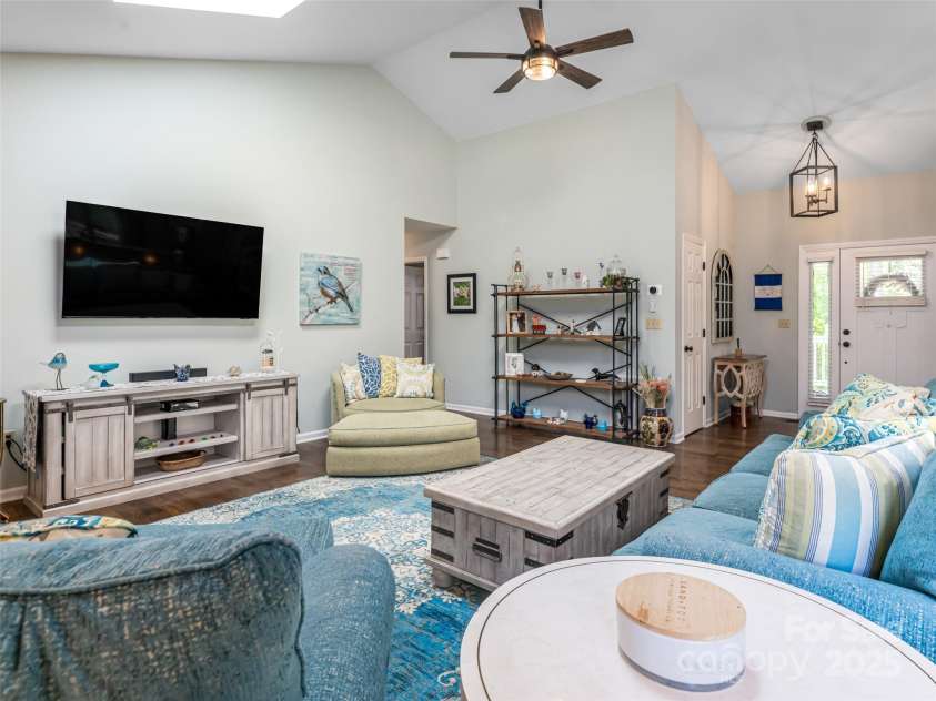 206 Pinner Road, Arden, NC 28704.  MLS# CAR4276364, YatesRealty ID 30266. Generous open floor plan with vaulted ceiling