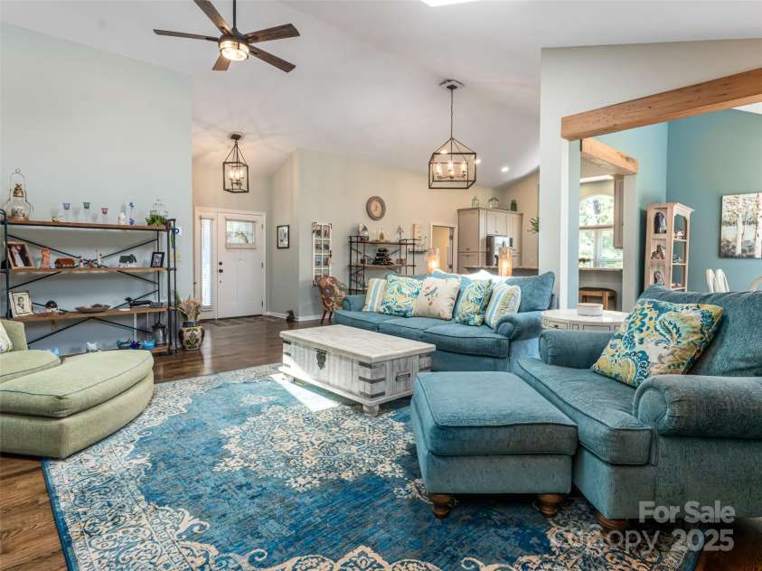 206 Pinner Road, Arden, NC 28704.  MLS# CAR4276364, YatesRealty ID 30266. Great space for entertaining