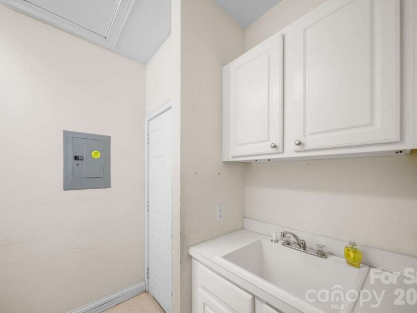 8106 Acton Court, Mint Hill, NC 28227.  MLS# CAR4383973, YatesRealty ID 30266. 