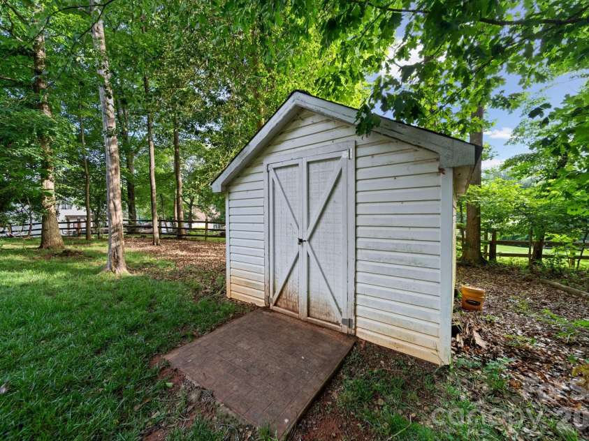 8106 Acton Court, Mint Hill, NC 28227.  MLS# CAR4383973, YatesRealty ID 30266. 