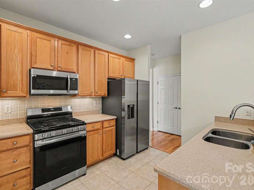 877 Platinum Drive, Fort Mill, SC 29708.  MLS# CAR4378707, YatesRealty ID 30267. 