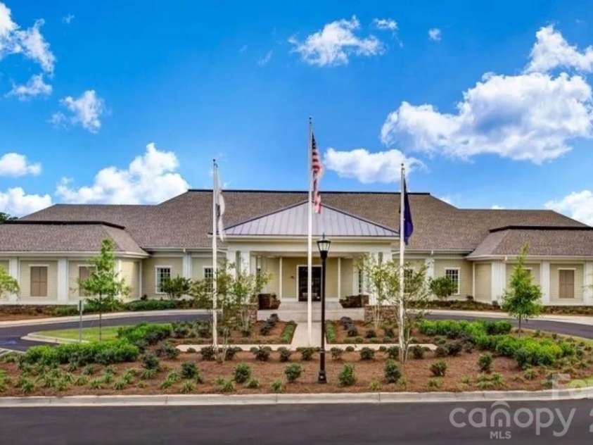 877 Platinum Drive, Fort Mill, SC 29708.  MLS# CAR4378707, YatesRealty ID 30267. 