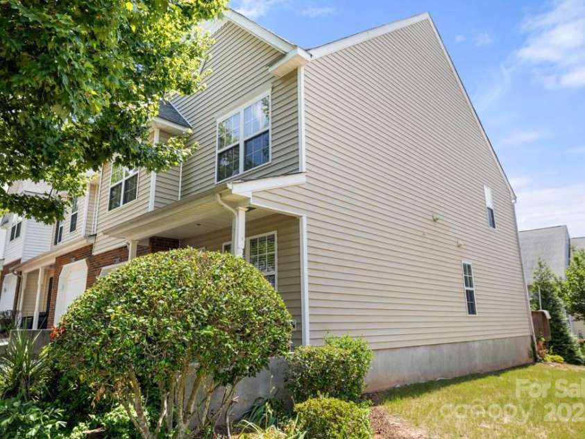 4520 Buckskin Court, Fort Mill, SC 29707.  MLS# CAR4287864, YatesRealty ID 30268. 