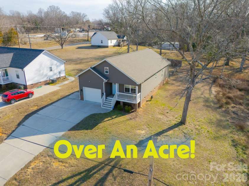 15 Hill Street, York, SC 29745.  MLS# CAR4344486, YatesRealty ID 30269. 