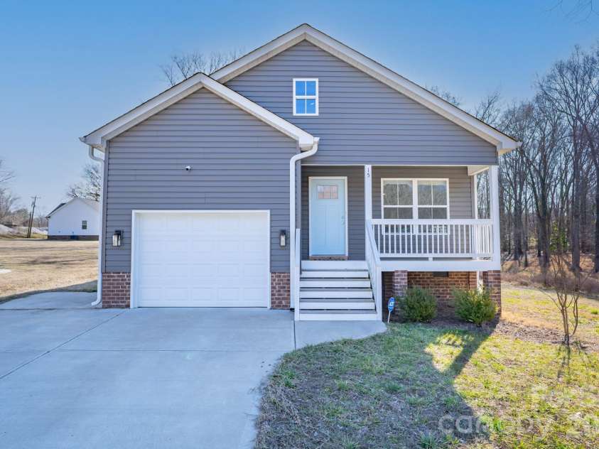 15 Hill Street, York, SC 29745.  MLS# CAR4344486, YatesRealty ID 30269. 