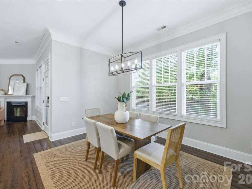 1103 Sharon Amity Road, Charlotte, NC 28211.  MLS# CAR4384442, YatesRealty ID 30270. Dining Area