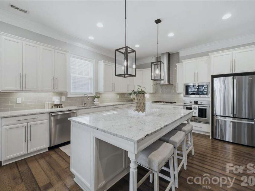 1103 Sharon Amity Road, Charlotte, NC 28211.  MLS# CAR4384442, YatesRealty ID 30270. Kitchen