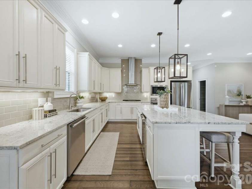 1103 Sharon Amity Road, Charlotte, NC 28211.  MLS# CAR4384442, YatesRealty ID 30270. Kitchen