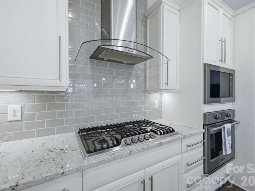 1103 Sharon Amity Road, Charlotte, NC 28211.  MLS# CAR4384442, YatesRealty ID 30270. Kitchen