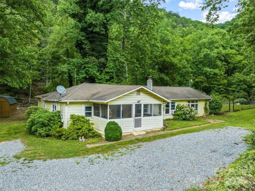 449 Little East Fork Road, Canton, NC 28716.  MLS# CAR4271464, YatesRealty ID 30271. 