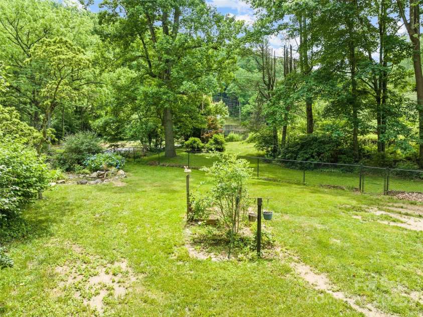 449 Little East Fork Road, Canton, NC 28716.  MLS# CAR4271464, YatesRealty ID 30271. 