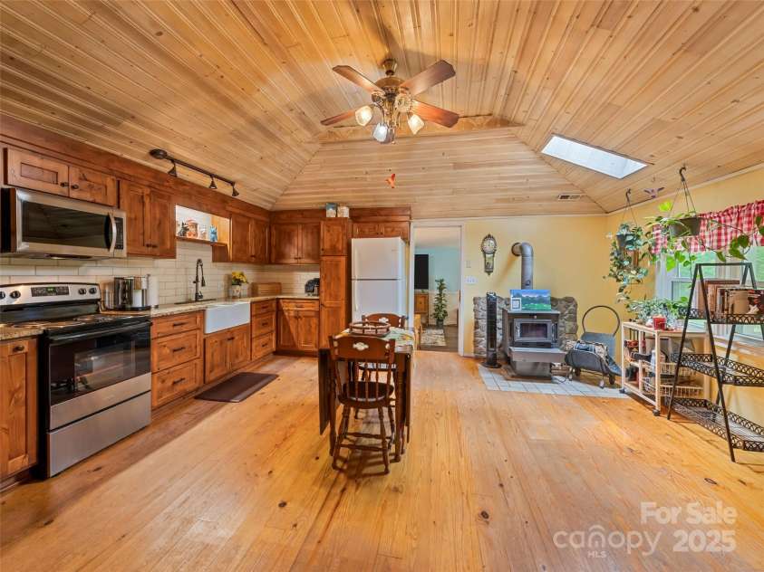 449 Little East Fork Road, Canton, NC 28716.  MLS# CAR4271464, YatesRealty ID 30271. 