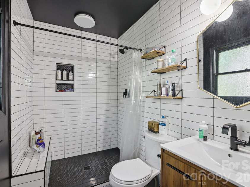 3034 Eastburn Road, Charlotte, NC 28210.  MLS# CAR4388623, YatesRealty ID 30273. Bath 1