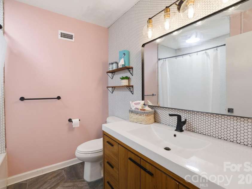 3034 Eastburn Road, Charlotte, NC 28210.  MLS# CAR4388623, YatesRealty ID 30273. Bath 2