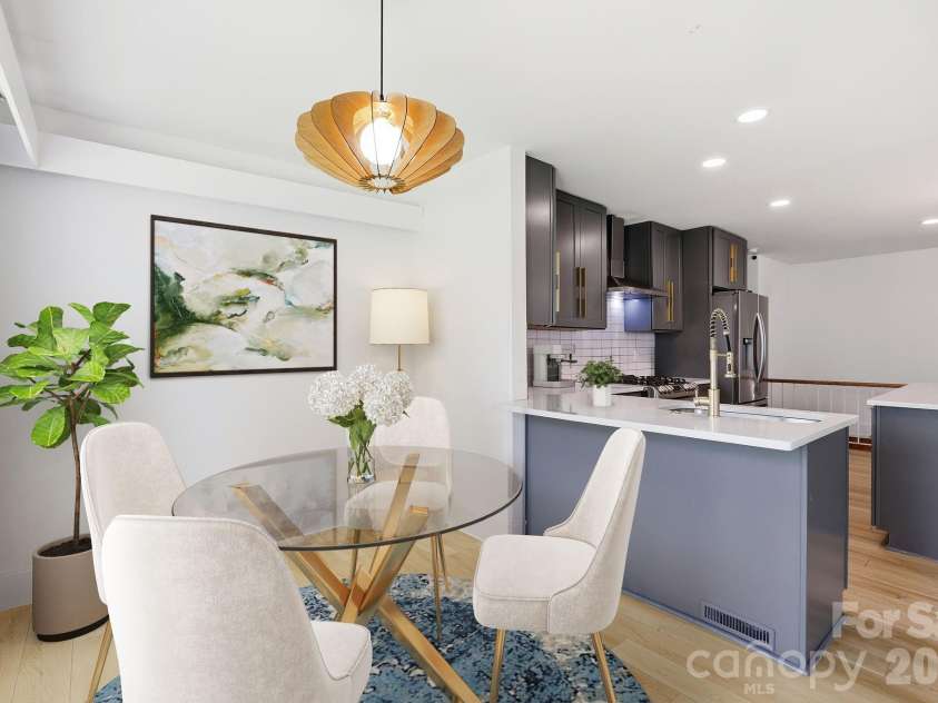 3034 Eastburn Road, Charlotte, NC 28210.  MLS# CAR4388623, YatesRealty ID 30273. Breakfast area