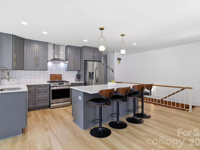 3034 Eastburn Road, Charlotte, NC 28210.  MLS# CAR4388623, YatesRealty ID 30273. Kitchen