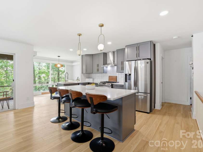 3034 Eastburn Road, Charlotte, NC 28210.  MLS# CAR4388623, YatesRealty ID 30273. Kitchen