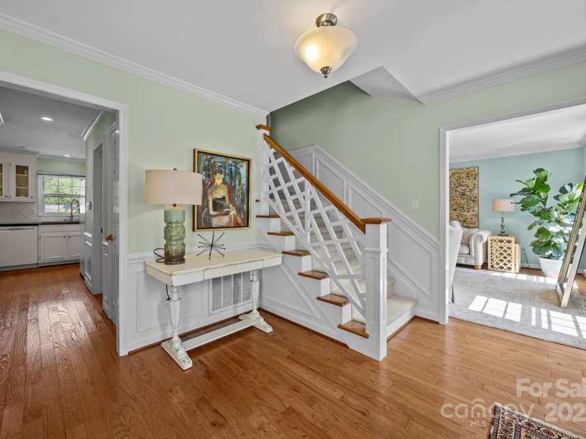 7800 Quail Hill Road, Charlotte, NC 28210.  MLS# CAR4285978, YatesRealty ID 30275. 