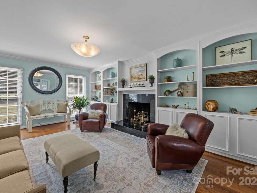 7800 Quail Hill Road, Charlotte, NC 28210.  MLS# CAR4285978, YatesRealty ID 30275. 