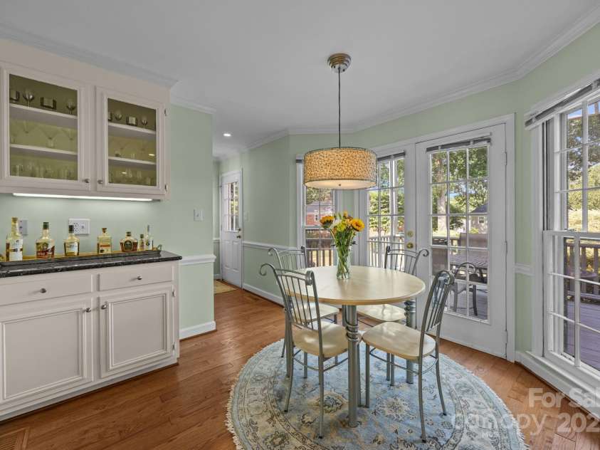 7800 Quail Hill Road, Charlotte, NC 28210.  MLS# CAR4285978, YatesRealty ID 30275. 