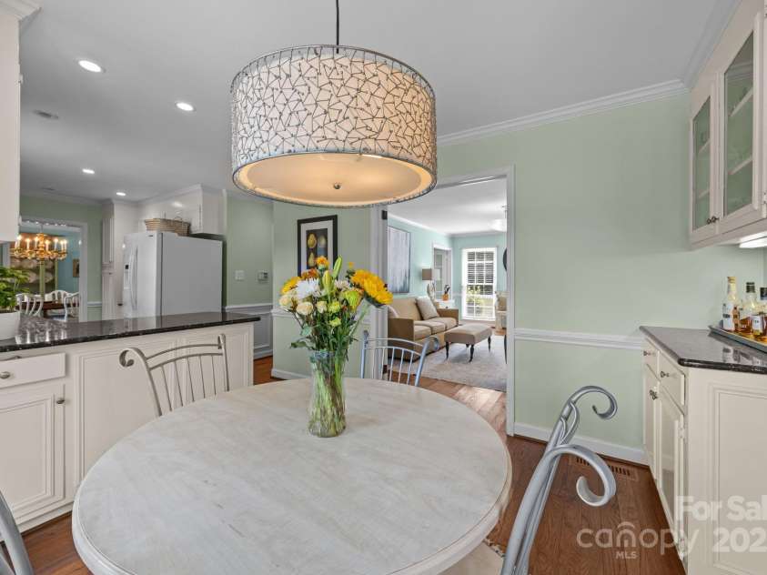 7800 Quail Hill Road, Charlotte, NC 28210.  MLS# CAR4285978, YatesRealty ID 30275. 
