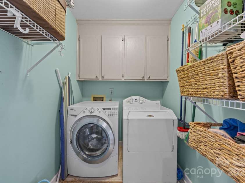 7800 Quail Hill Road, Charlotte, NC 28210.  MLS# CAR4285978, YatesRealty ID 30275. 