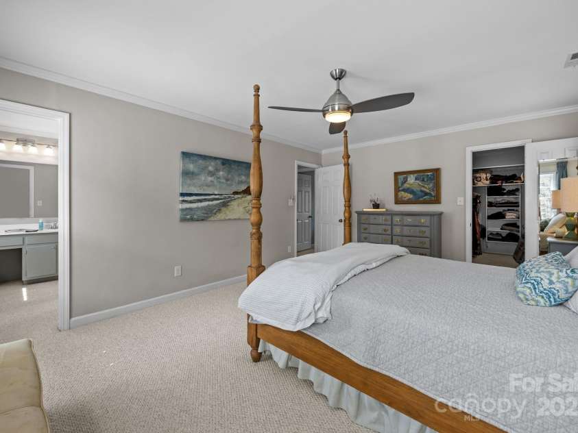 7800 Quail Hill Road, Charlotte, NC 28210.  MLS# CAR4285978, YatesRealty ID 30275. 