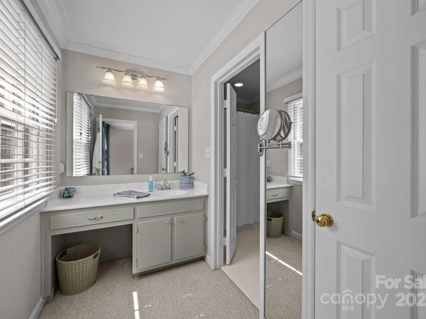 7800 Quail Hill Road, Charlotte, NC 28210.  MLS# CAR4285978, YatesRealty ID 30275. 