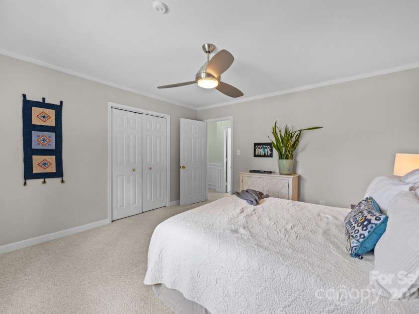 7800 Quail Hill Road, Charlotte, NC 28210.  MLS# CAR4285978, YatesRealty ID 30275. 