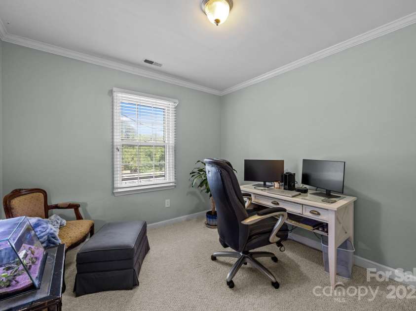 7800 Quail Hill Road, Charlotte, NC 28210.  MLS# CAR4285978, YatesRealty ID 30275. 