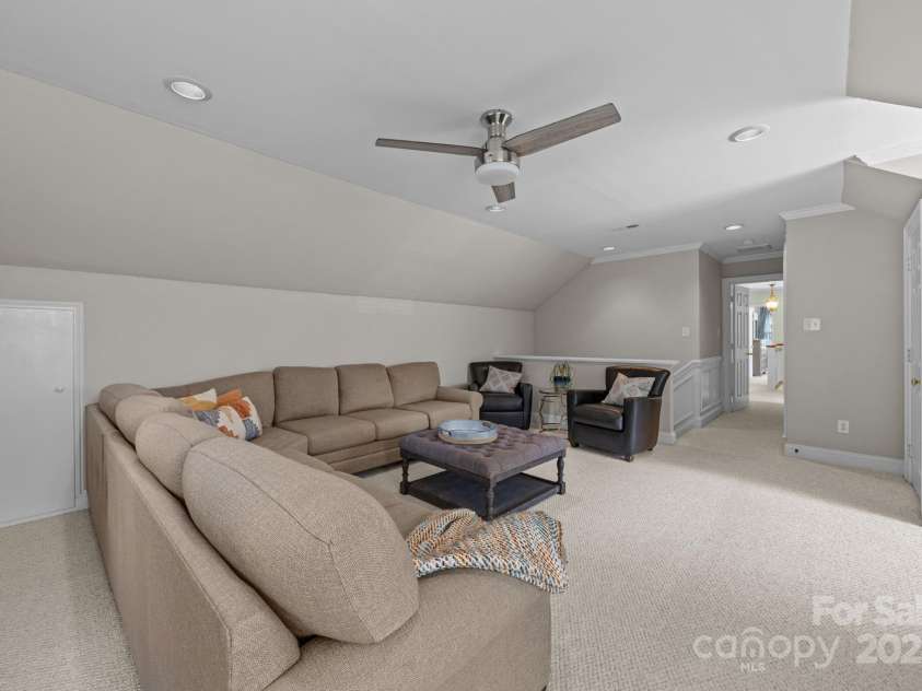7800 Quail Hill Road, Charlotte, NC 28210.  MLS# CAR4285978, YatesRealty ID 30275. 