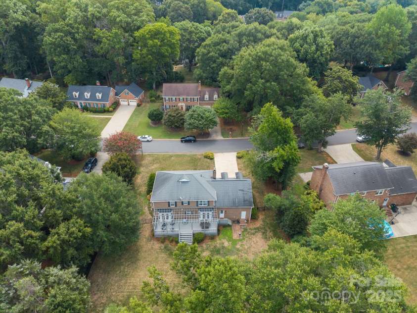7800 Quail Hill Road, Charlotte, NC 28210.  MLS# CAR4285978, YatesRealty ID 30275. 