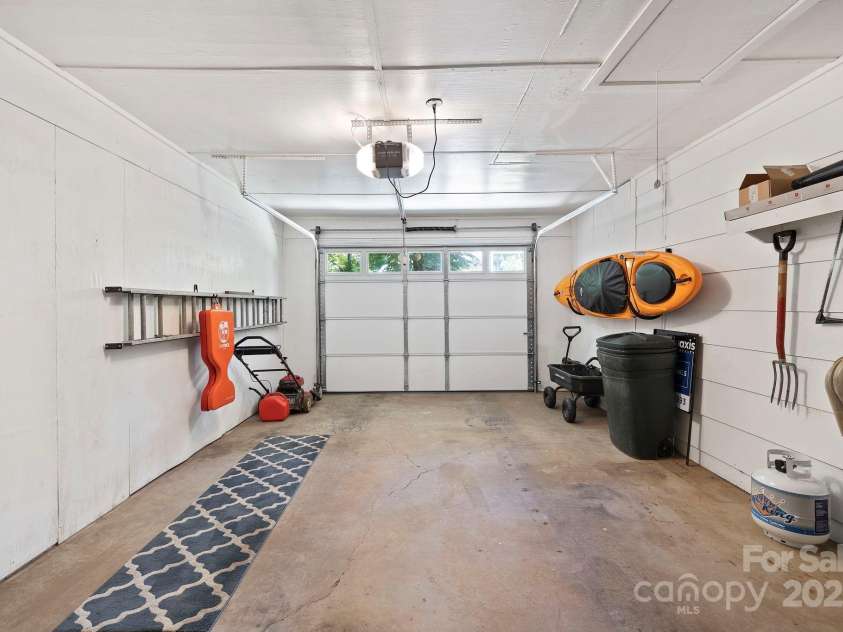 103 White Pine Road, Hendersonville, NC 28739.  MLS# CAR4284209, YatesRealty ID 30277. 