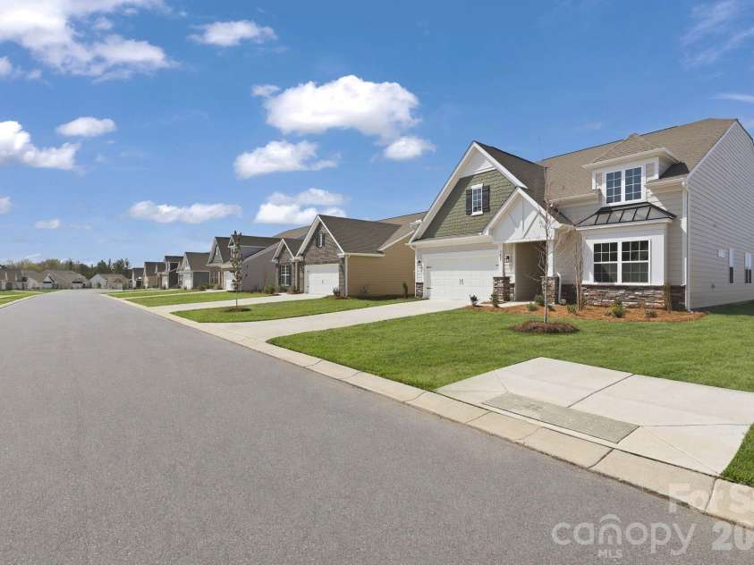 5475 Redbud Road, Lancaster, SC 29720.  MLS# CAR4357127, YatesRealty ID 30277. 